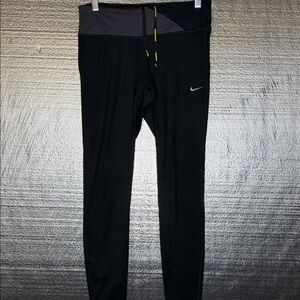 Nike Women's Black and Gray Leggings